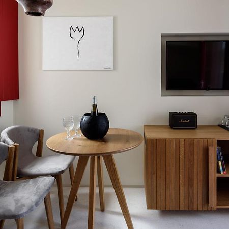 Potnia Theron Suites Akrotírion Dış mekan fotoğraf