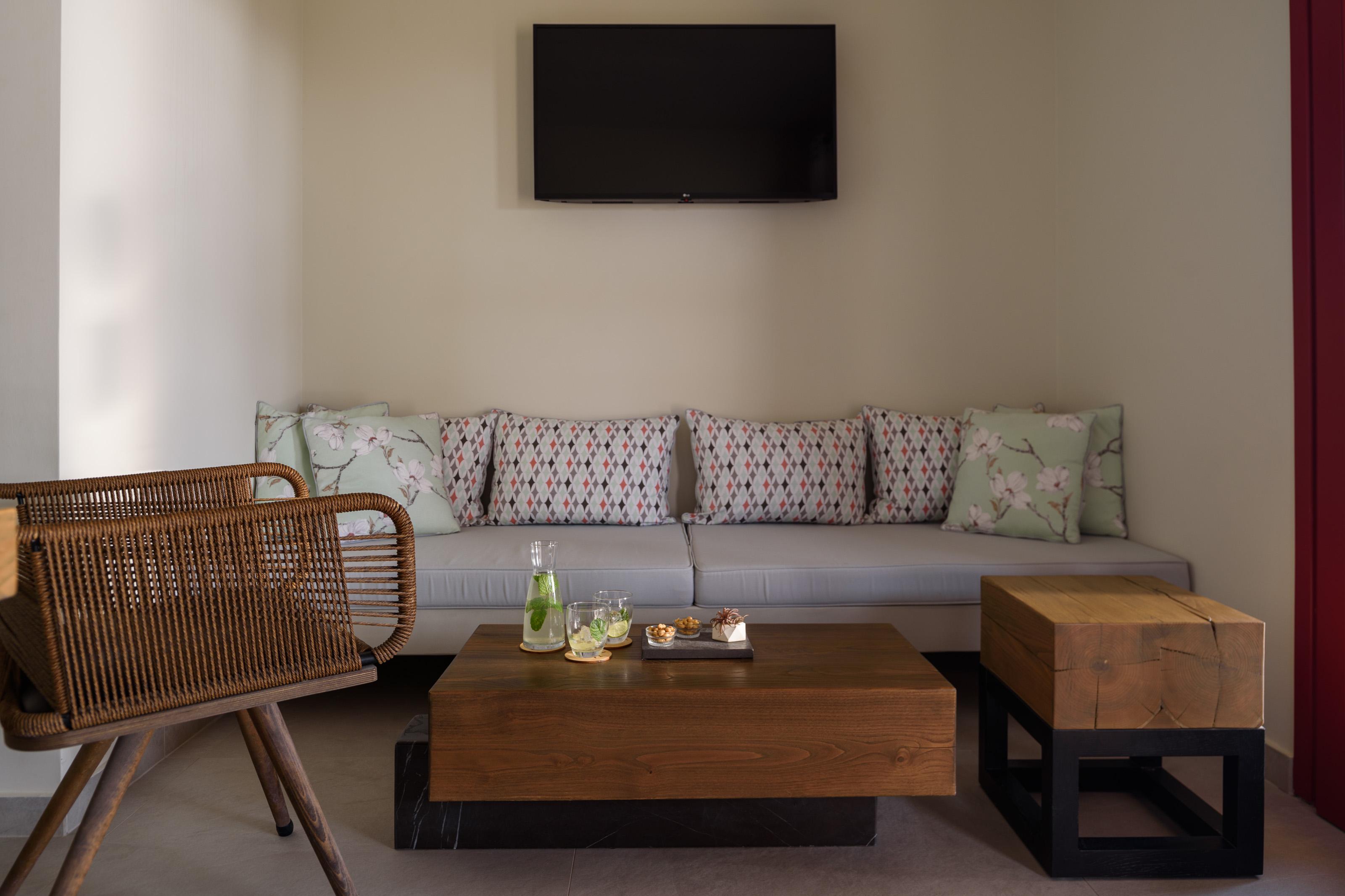 Potnia Theron Suites Akrotírion Dış mekan fotoğraf